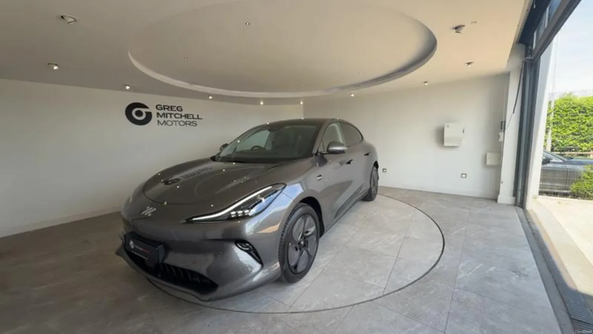 MG IM6 300kW Long Range 100kWh 5dr Auto - Image 3