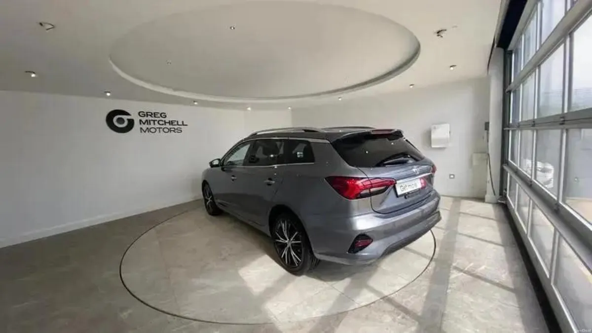 MG MG5 115kW Trophy EV Long Range 61kWh 5dr Auto - Image 2