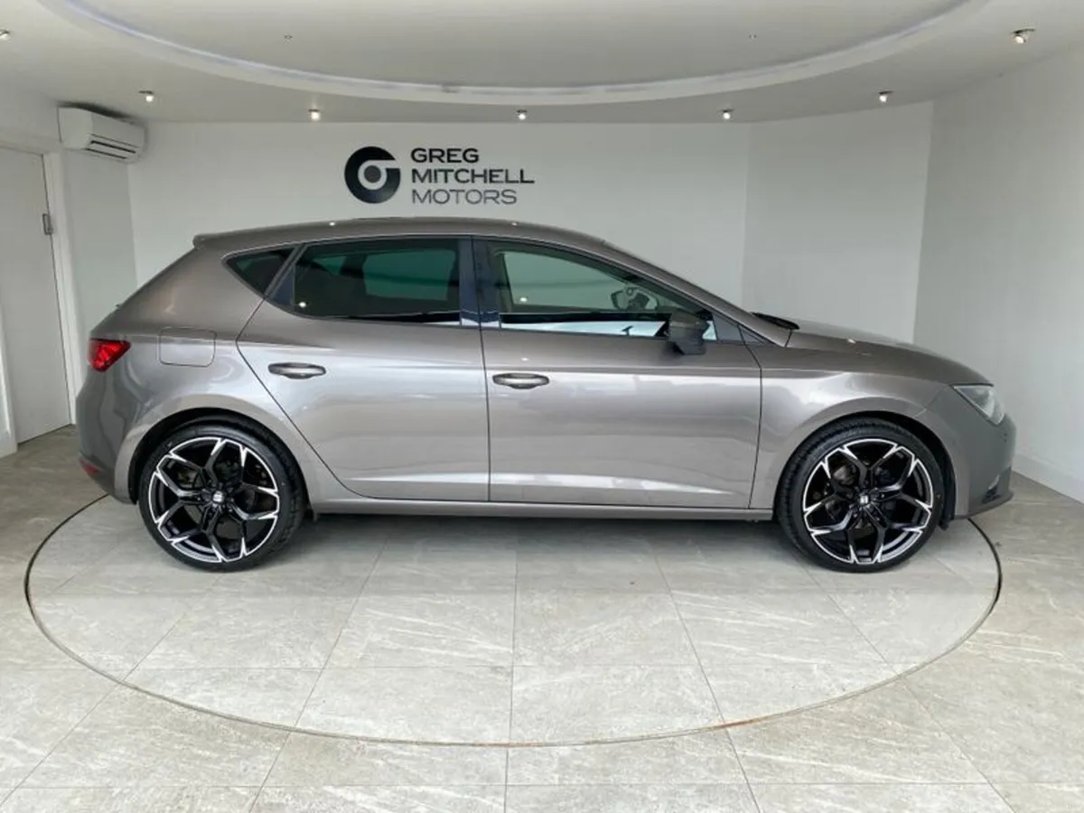 SEAT Leon 1.6 TDI 110 SE Dynamic Technology 5dr - Image 4