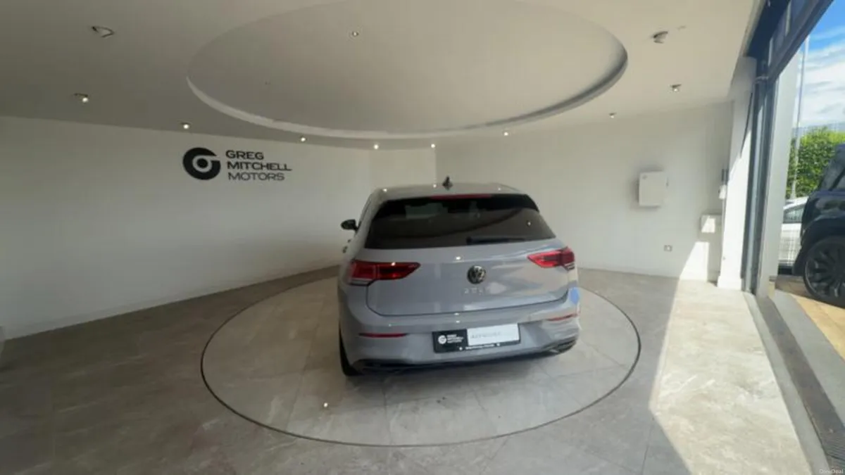 Volkswagen Golf 2.0 TDI Style 5dr DSG - Image 6