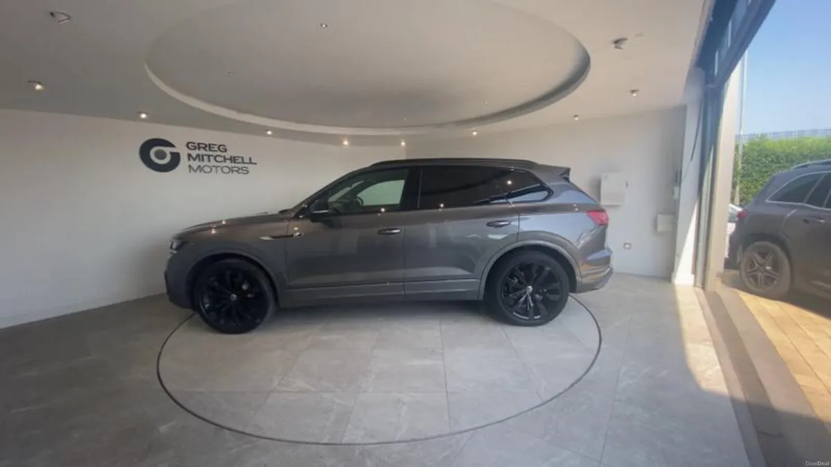 Volkswagen Touareg 3.0 V6 TDI 4Motion Black Editio - Image 5