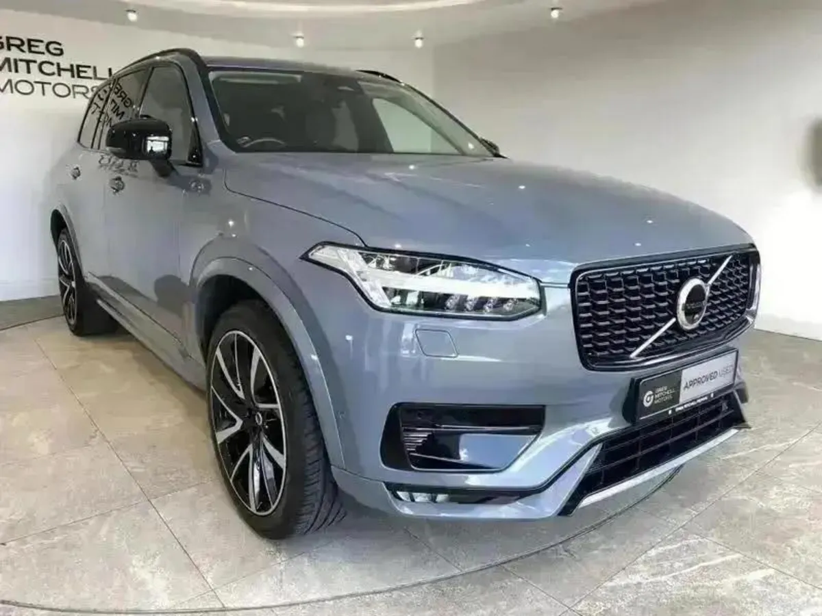 Volvo XC90 2.0 B5P Ultimate Dark 5dr AWD Geartroni - Image 3