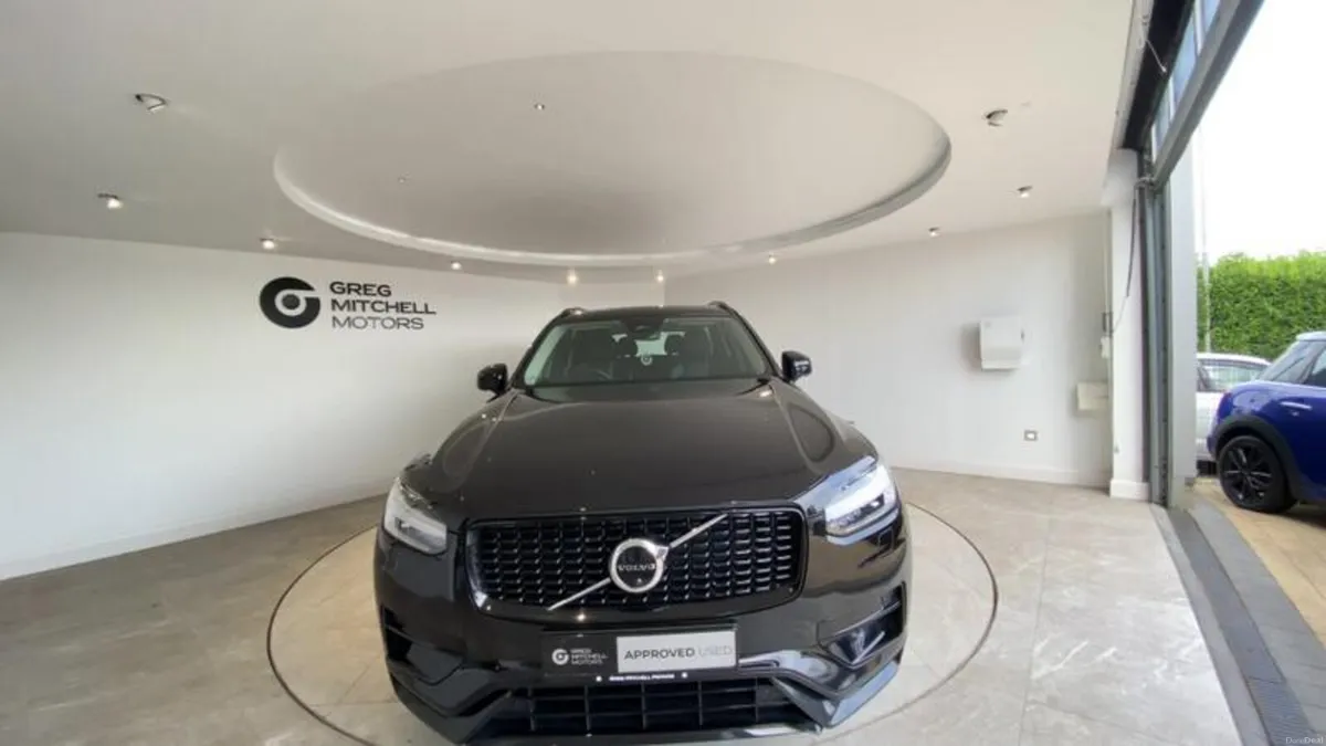 Volvo XC90 2.0 B5D [235] Plus Dark 5dr AWD Geartro - Image 3
