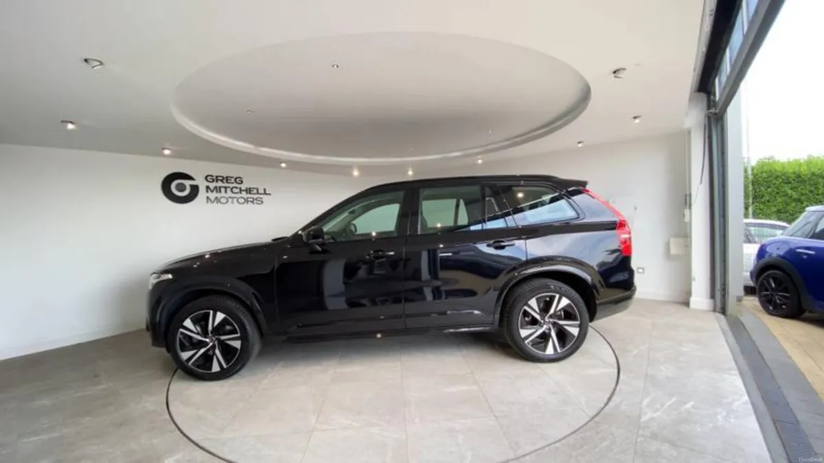 Volvo XC90 2.0 B5D [235] Plus Dark 5dr AWD Geartro - Image 5