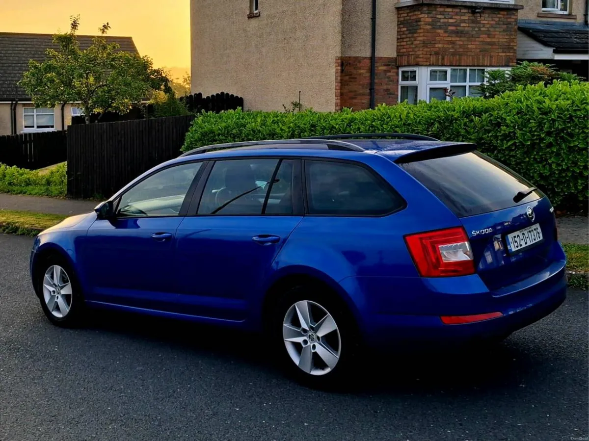 SKODA OCTAVIA 152 1.6 TDI ESTATE NO MARKS NO DENTS - Image 4