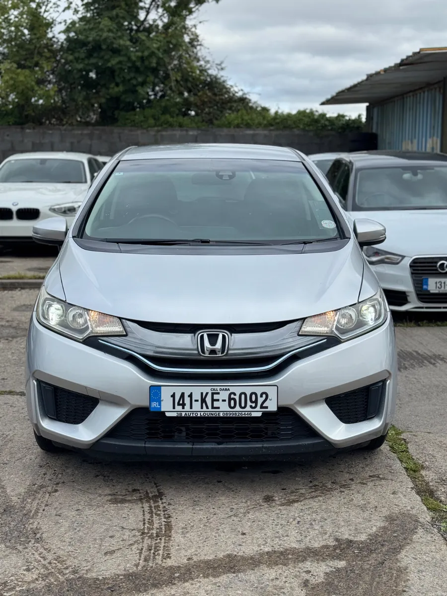 Honda Fit 1.5 hyrbid 63000kms 2014 - Image 2