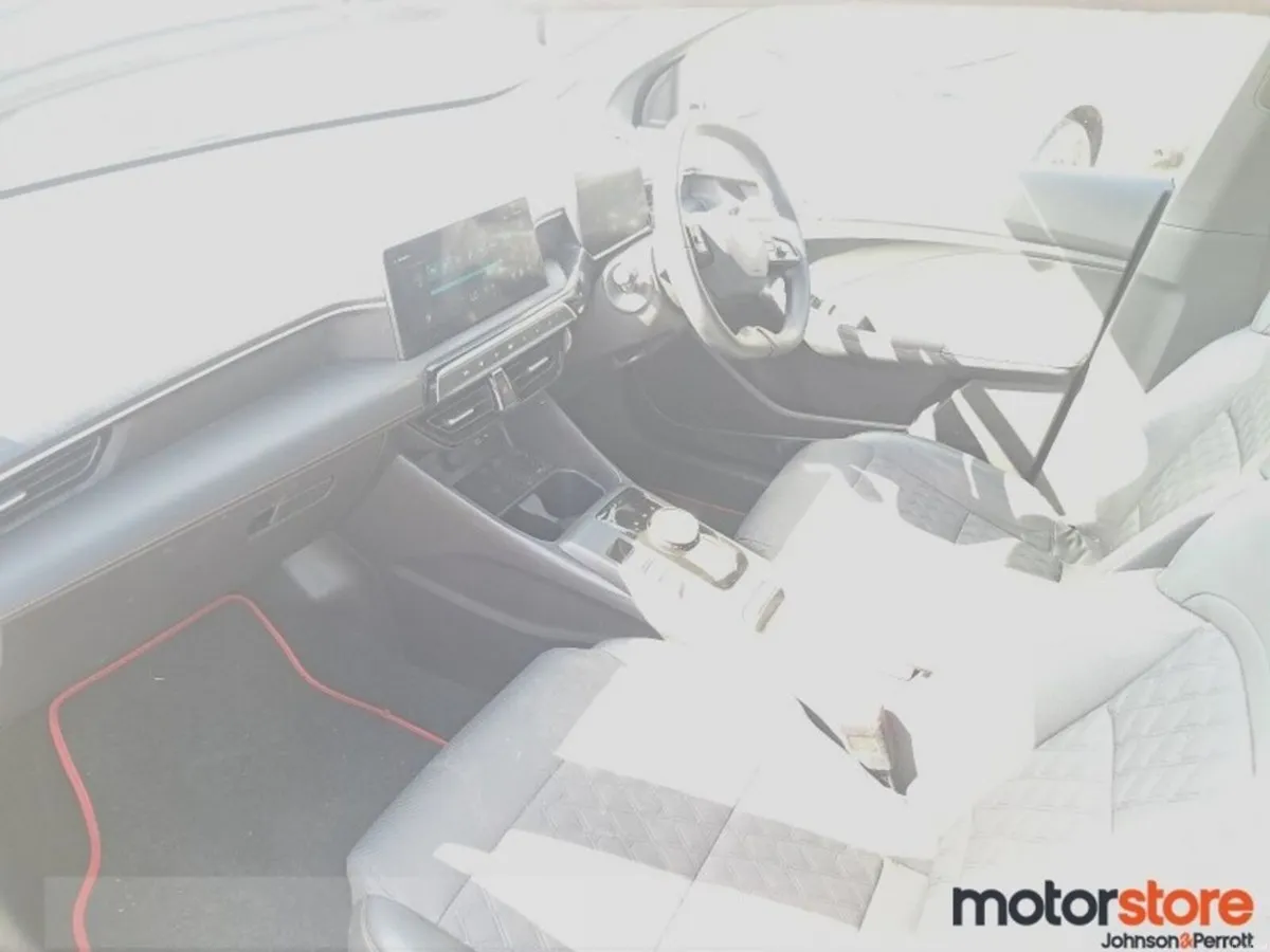 MG MG3  EXCLUSIVE HYBRID+ 5DR AUTO - Image 2