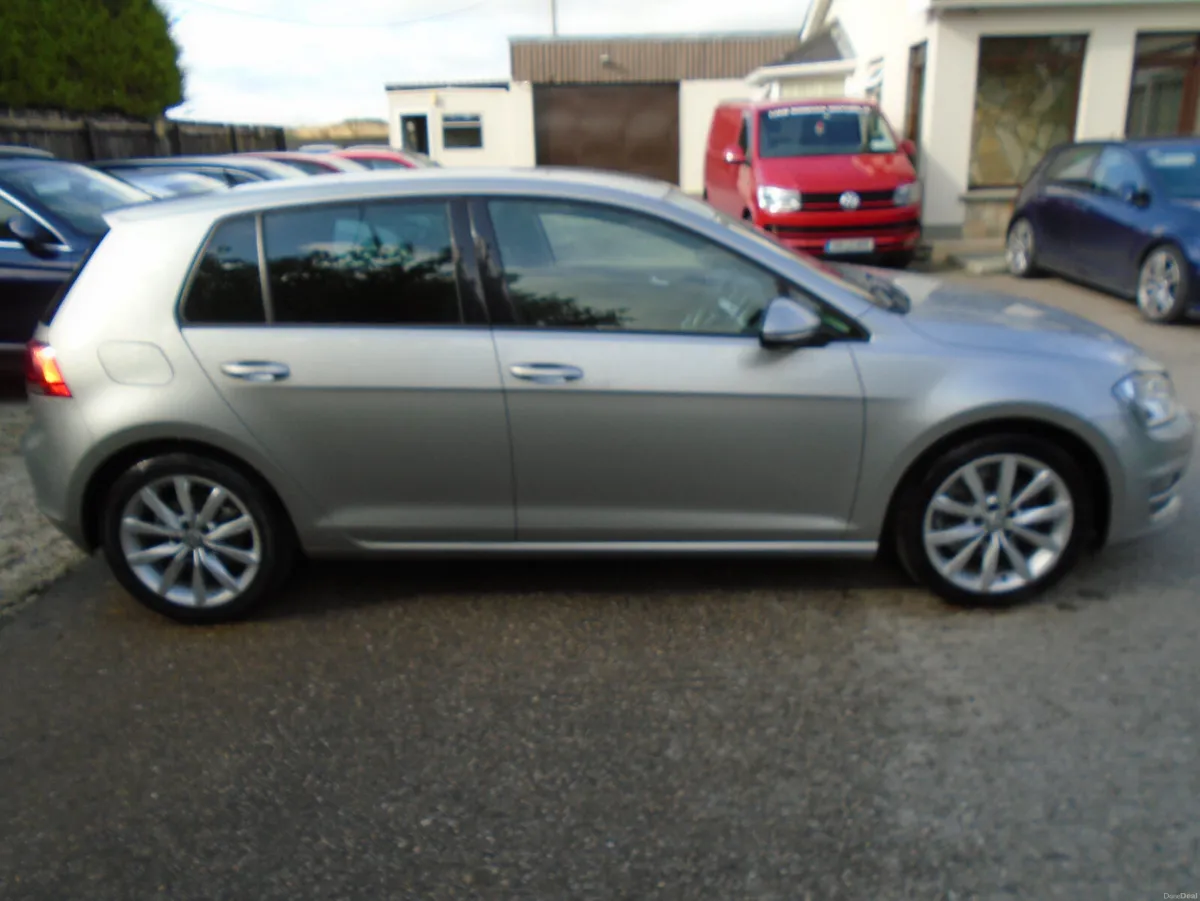 Volkswagen Golf 2015,highline, 1.6tdi,camera,fogs - Image 2