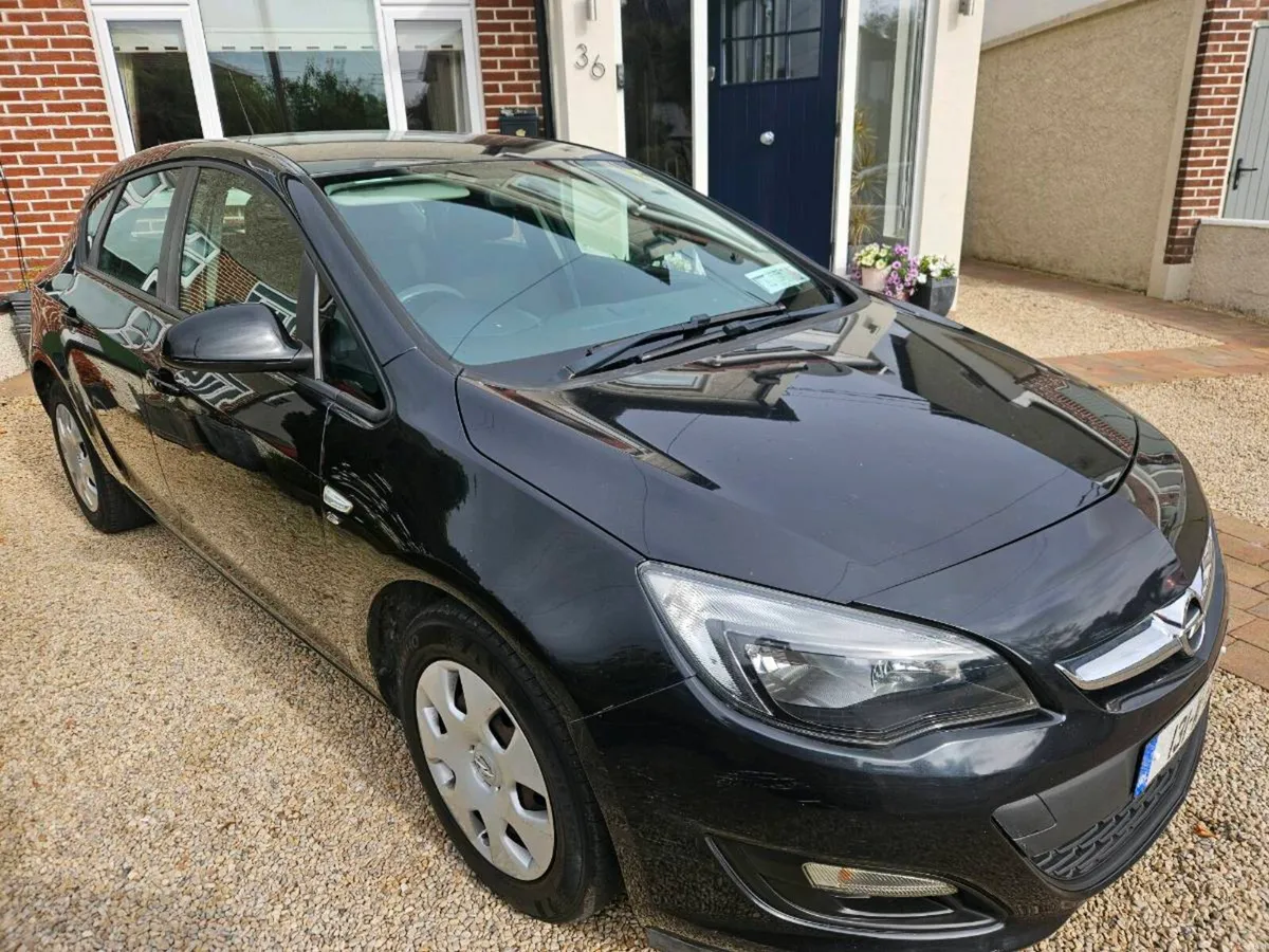 Opel Astra 1.4p 5 dr - Image 1