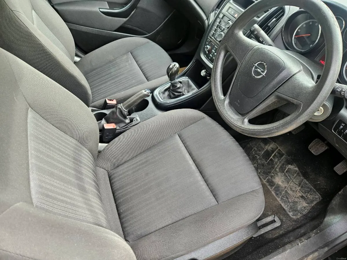 Opel Astra 1.4p 5 dr - Image 5