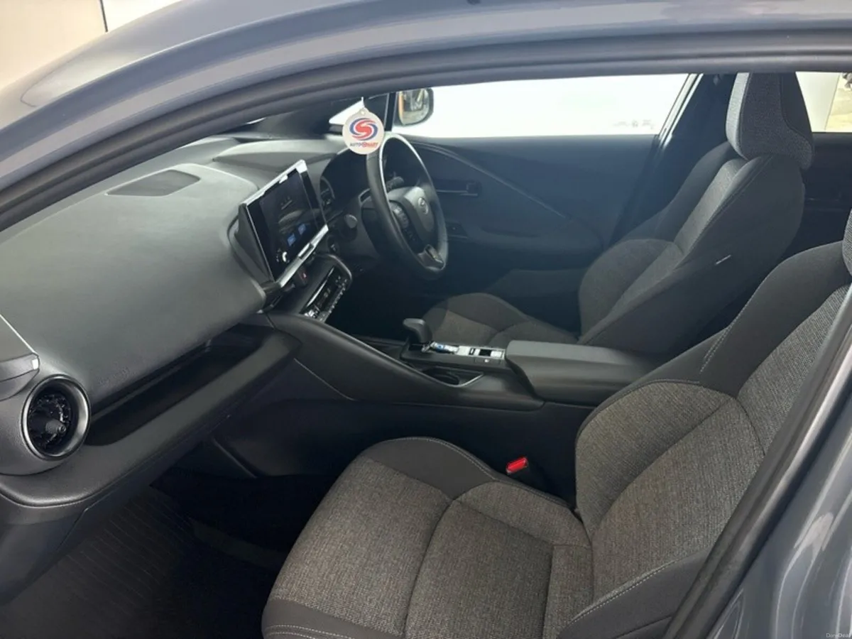 Toyota C-HR Hybrid Sport - Image 6
