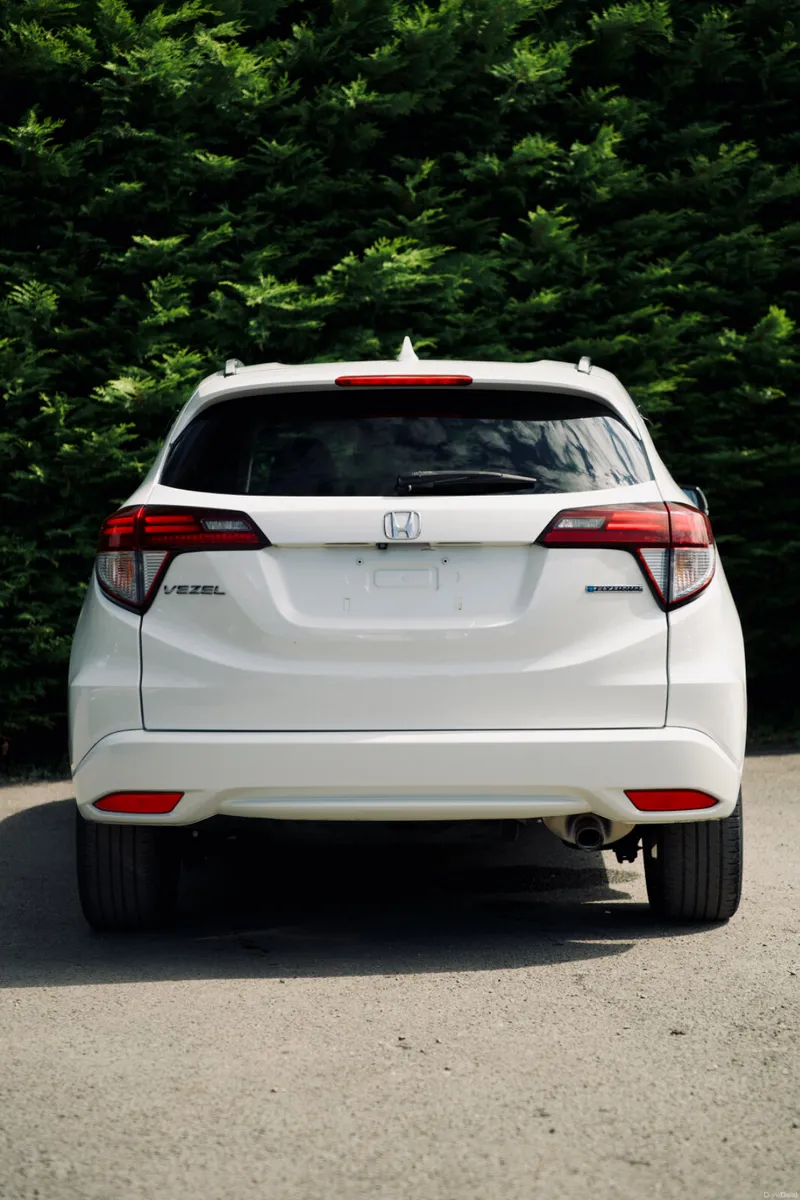 Honda Vezel Hybrid 2015 | Low Mileage | Only 52K - Image 4