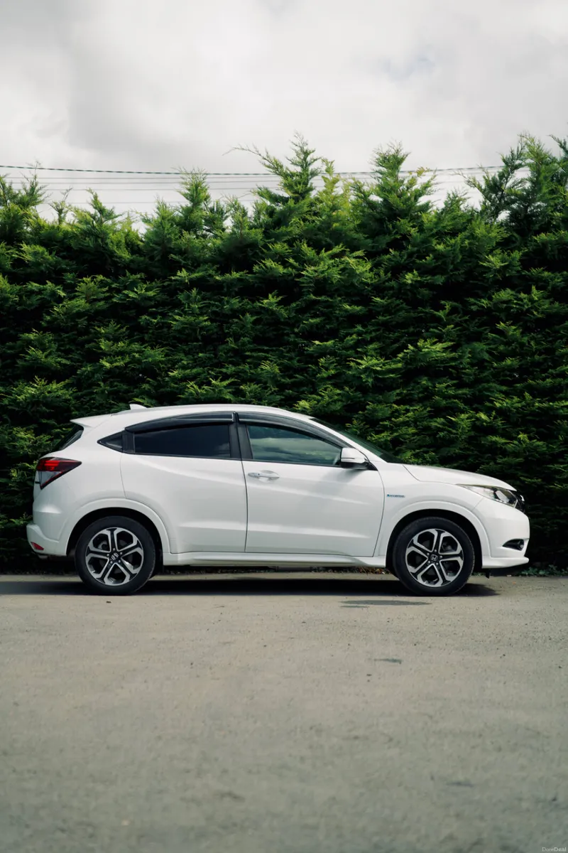 Honda Vezel Hybrid 2015 | Low Mileage | Only 52K - Image 5