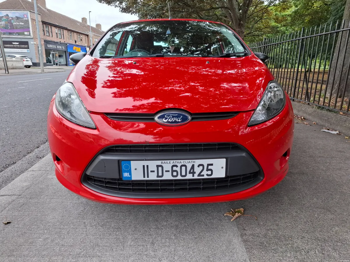 Ford Fiesta 2011 - Image 2