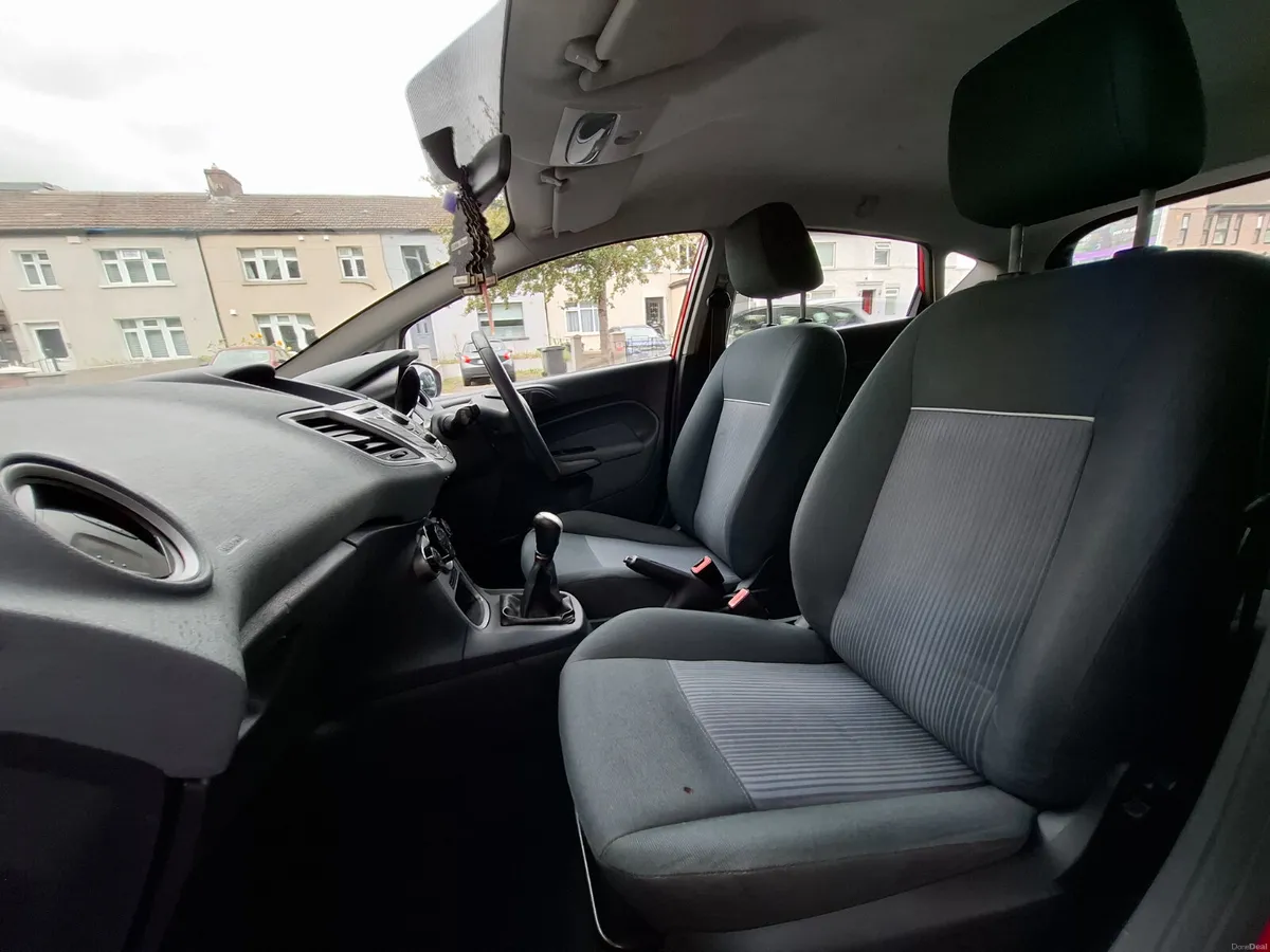 Ford Fiesta 2011 - Image 6