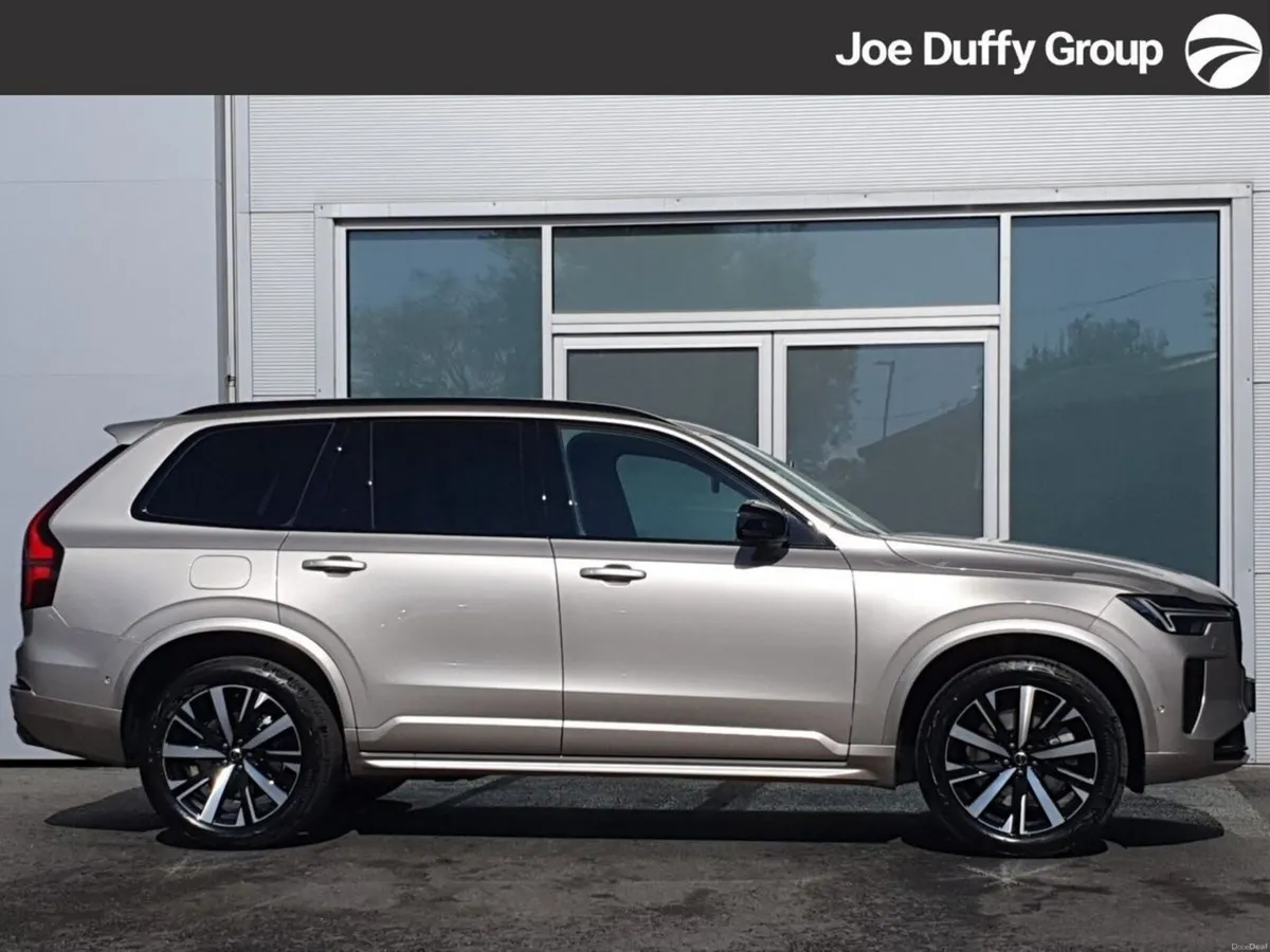 Volvo XC90 T8 PHEV AWD Plus Dark - Image 5
