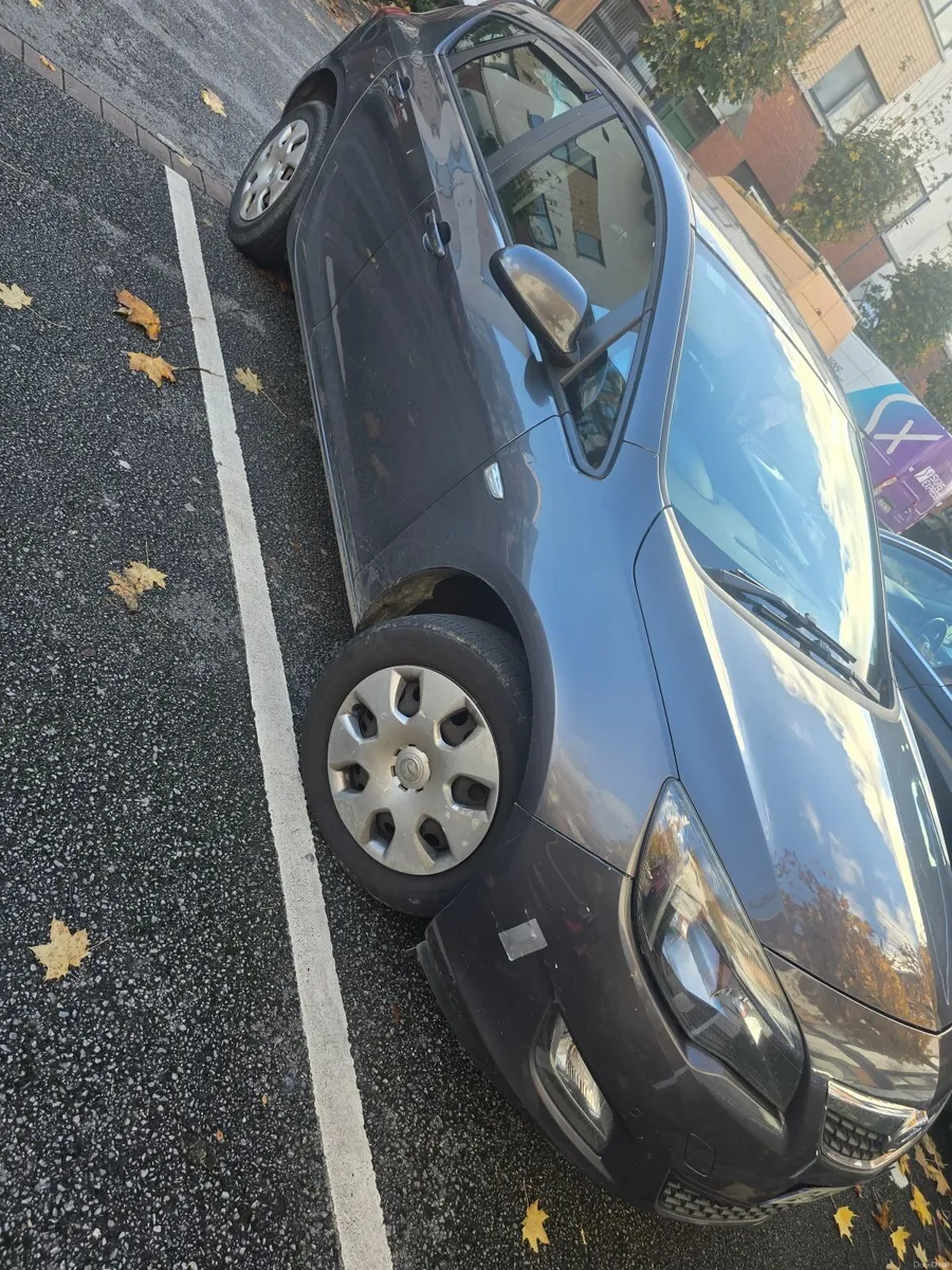 Vauxhall Astra 2012 - Image 2