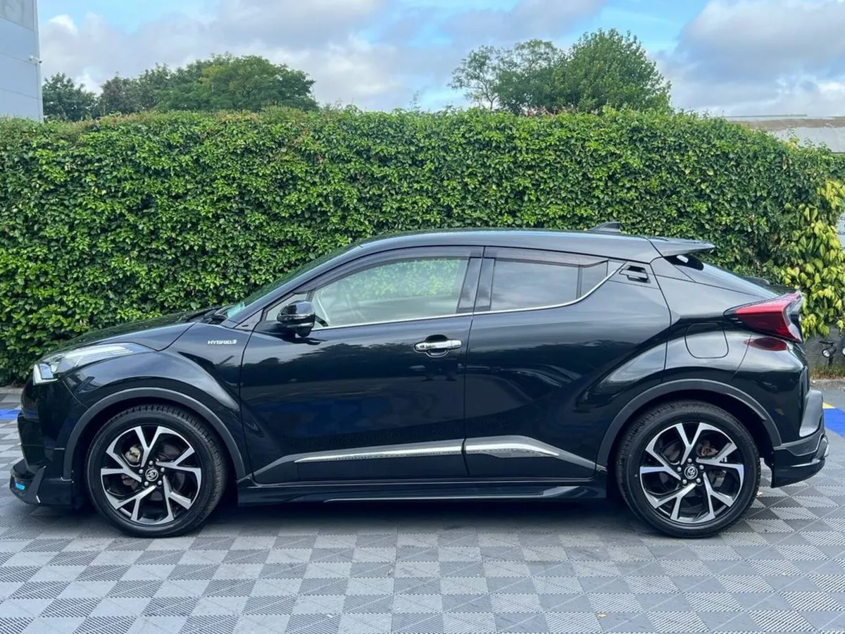 Toyota C-HR G-LED EDITION 1.8 HYBRID AUTO // MODEL - Image 3