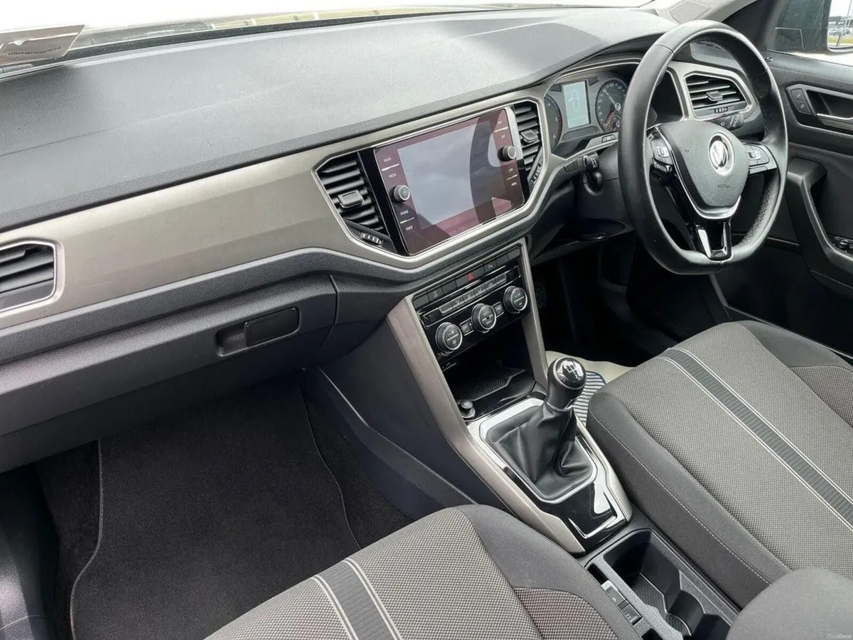 Volkswagen T-Roc 2.0 TDI 115bhp Design - Image 2