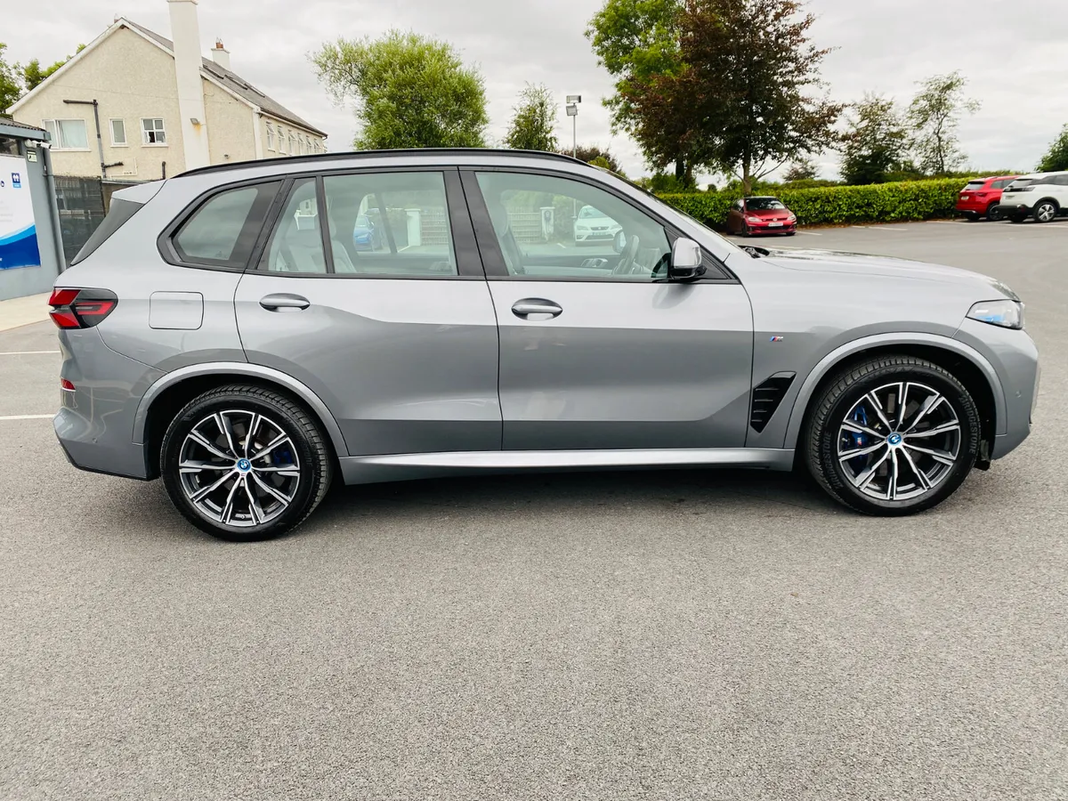 BMW X5 M-Sport 50e XDRIVE HYBRID 2025 (251) - Image 4