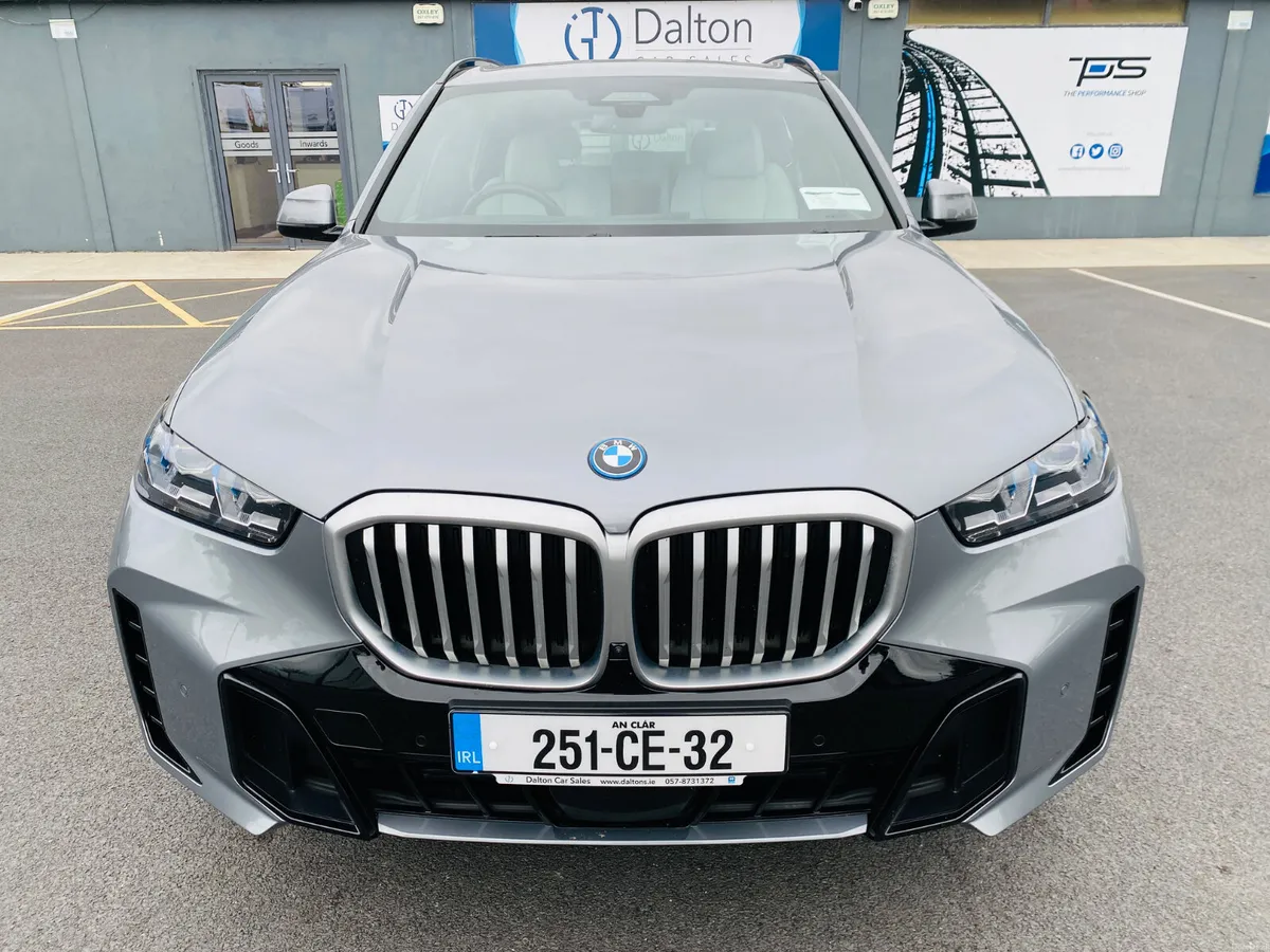 BMW X5 M-Sport 50e XDRIVE HYBRID 2025 (251) - Image 2