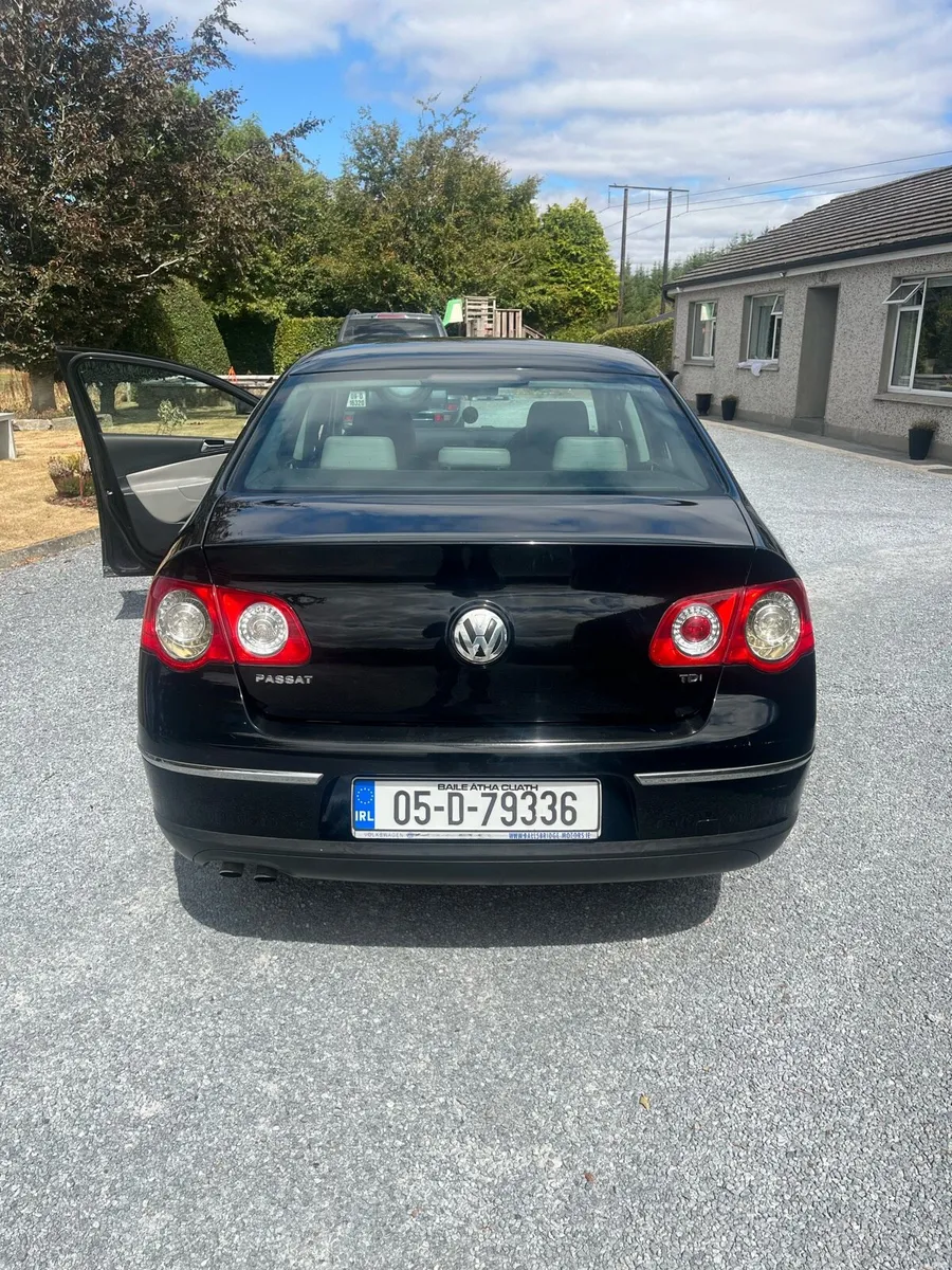 Volkswagen Passat - Image 4