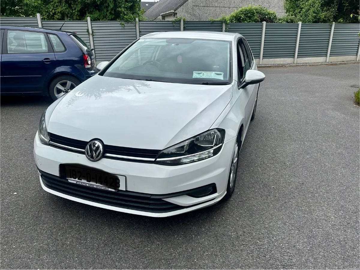Volkswagen Golf 2018 Low mileage - Image 1