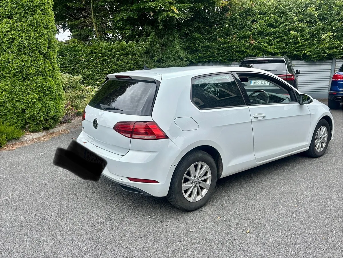 Volkswagen Golf 2018 Low mileage - Image 3