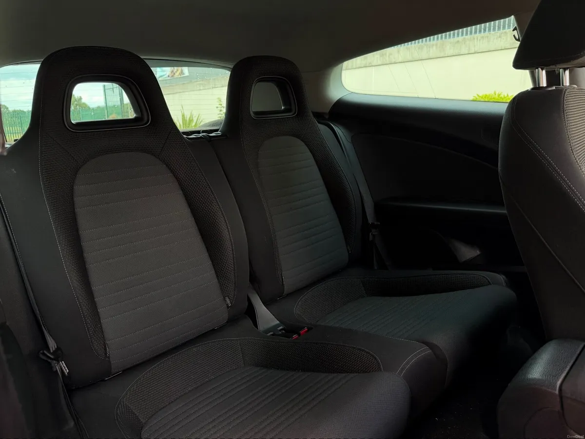 Volkswagen Scirocco 2011 - Image 6