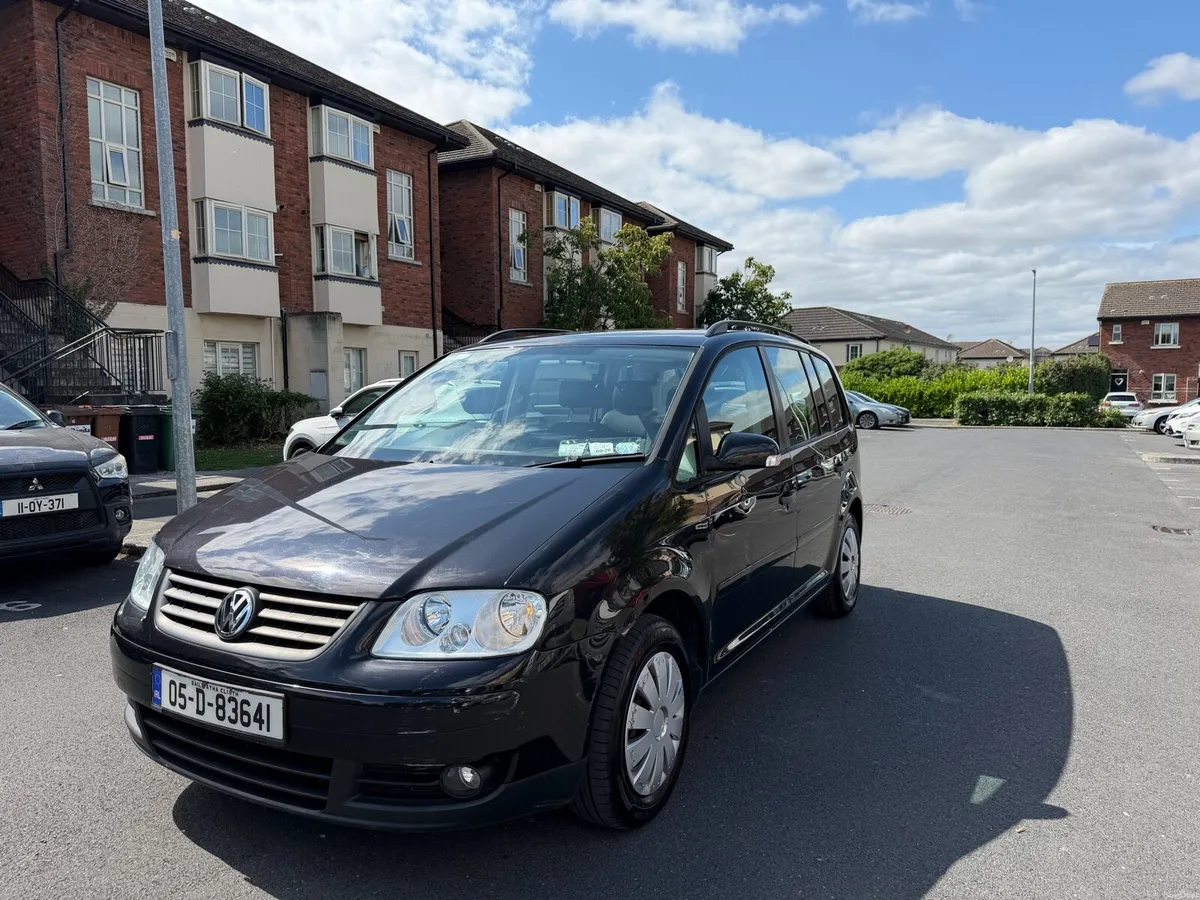 Volkswagen Tourane 1.6  Quick sale - Image 2