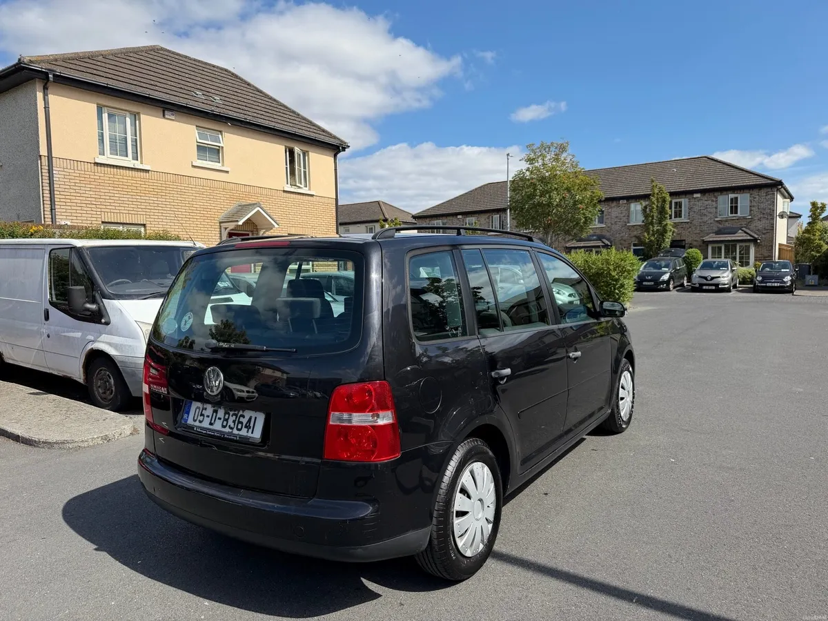 Volkswagen Tourane 1.6  Quick sale - Image 4