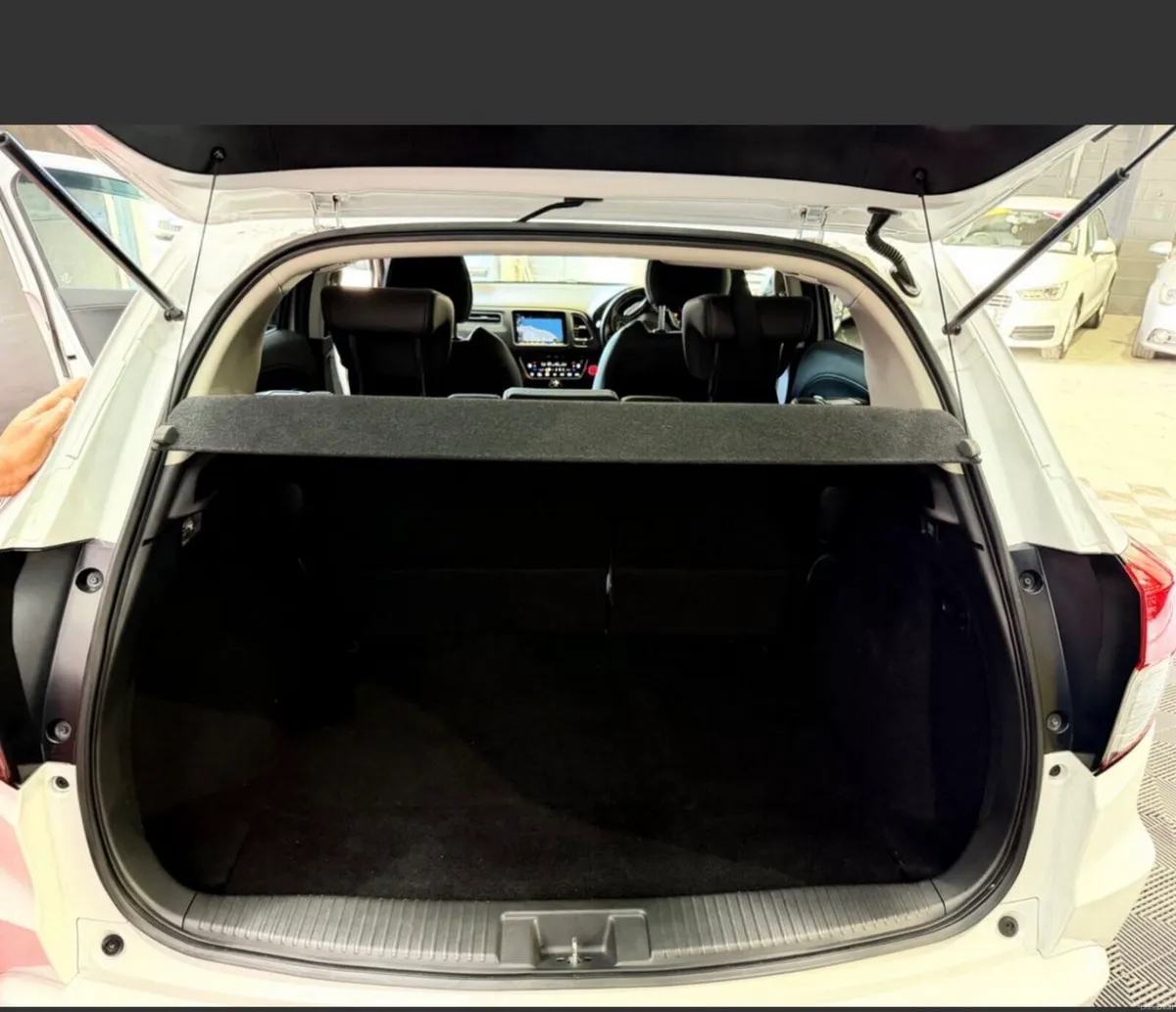 Honda Vezel Z 1.5 Hybrid 2019 - Image 4