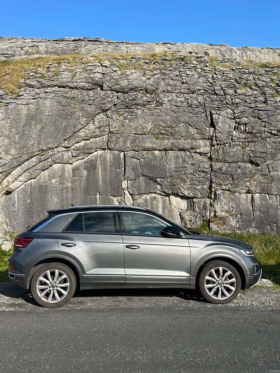 Volkswagen T-Roc 2023 - Image 1