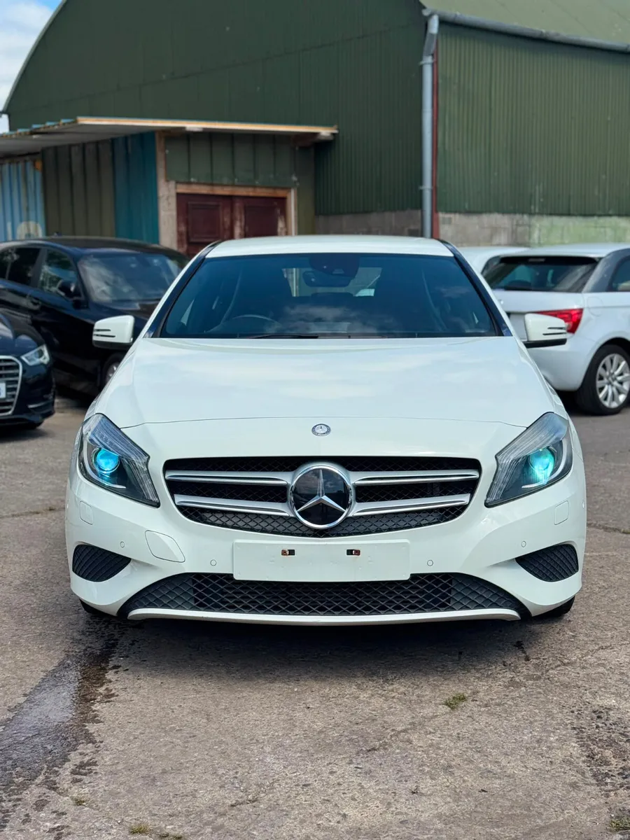 MERCEDES A180 1.6L Petrol Auto 2014 38000KM 2 KEYS - Image 3