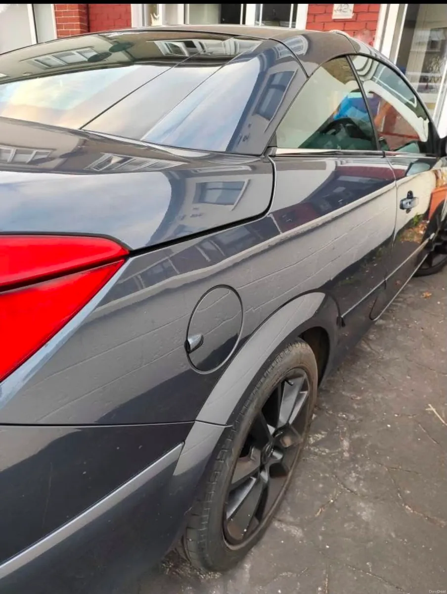 Car - Image 5