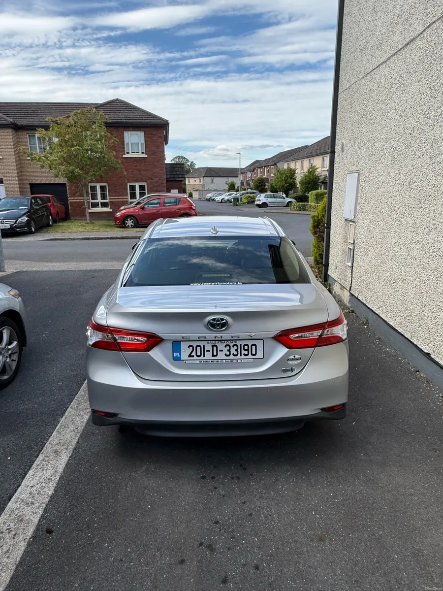 Toyota Camry - Image 2