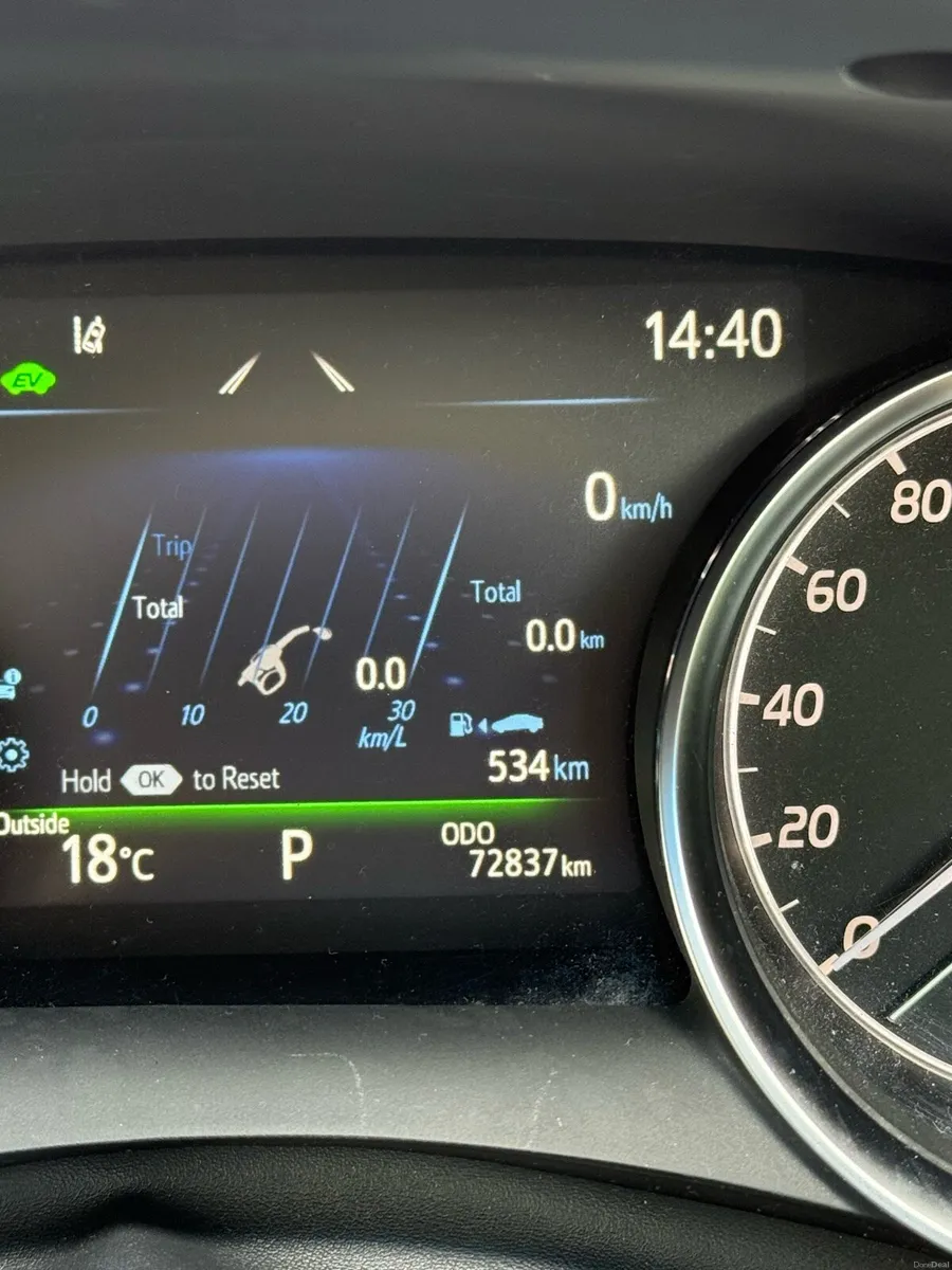 Toyota Camry - Image 6