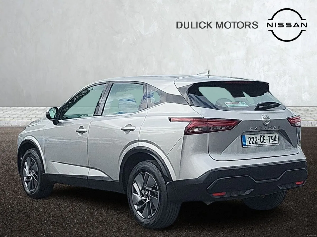 Nissan Qashqai 1.3 PET MILD HYBRID SV - Image 2
