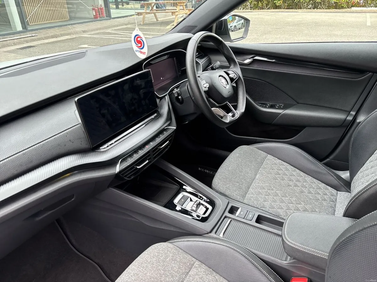 Skoda Octavia Sportline 2.0TDI 150HP DSG - Image 2