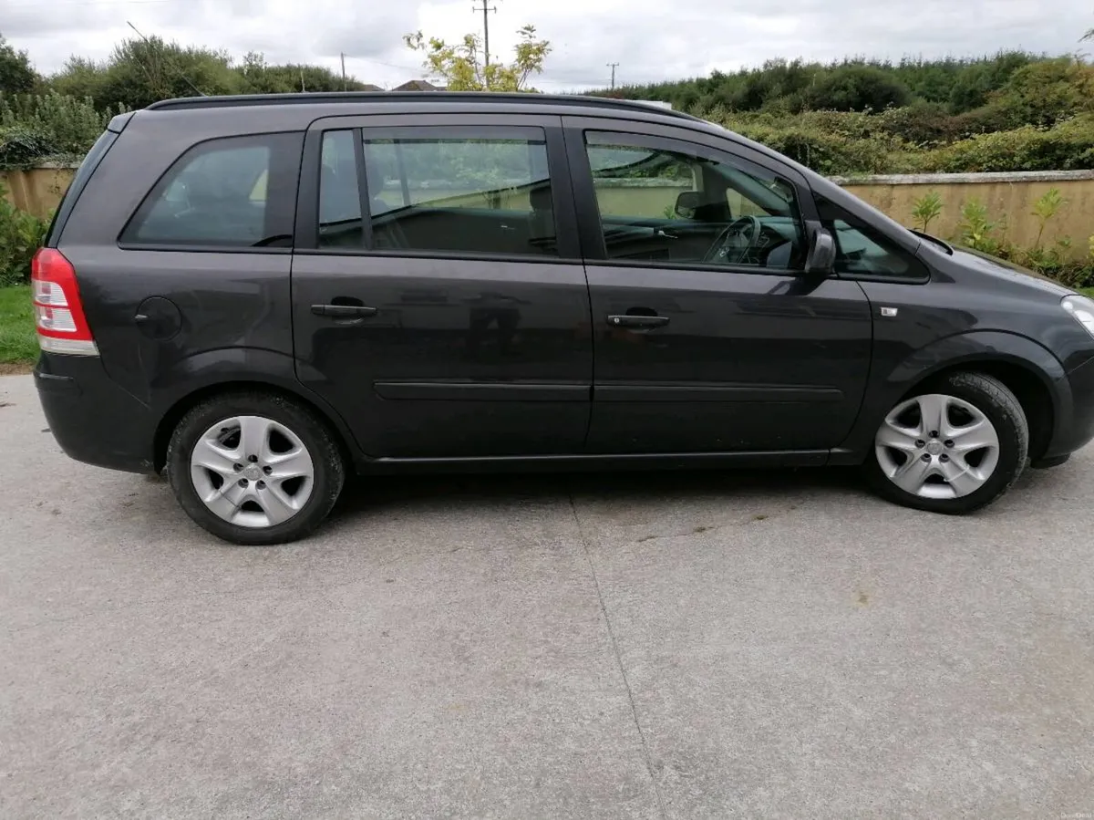 Car - Image 4