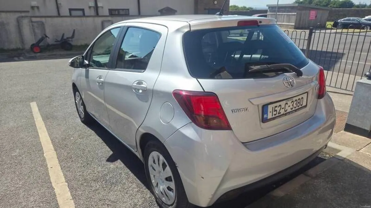 2015 Toyota Yaris - Image 6