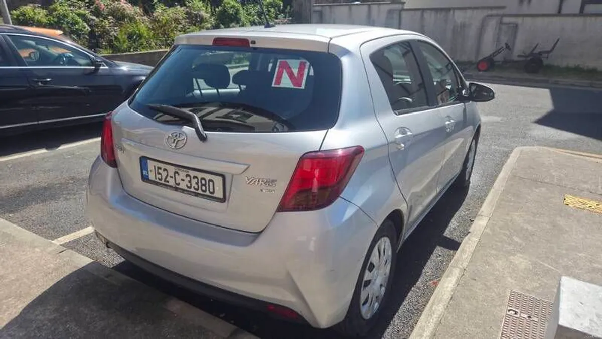 2015 Toyota Yaris - Image 2