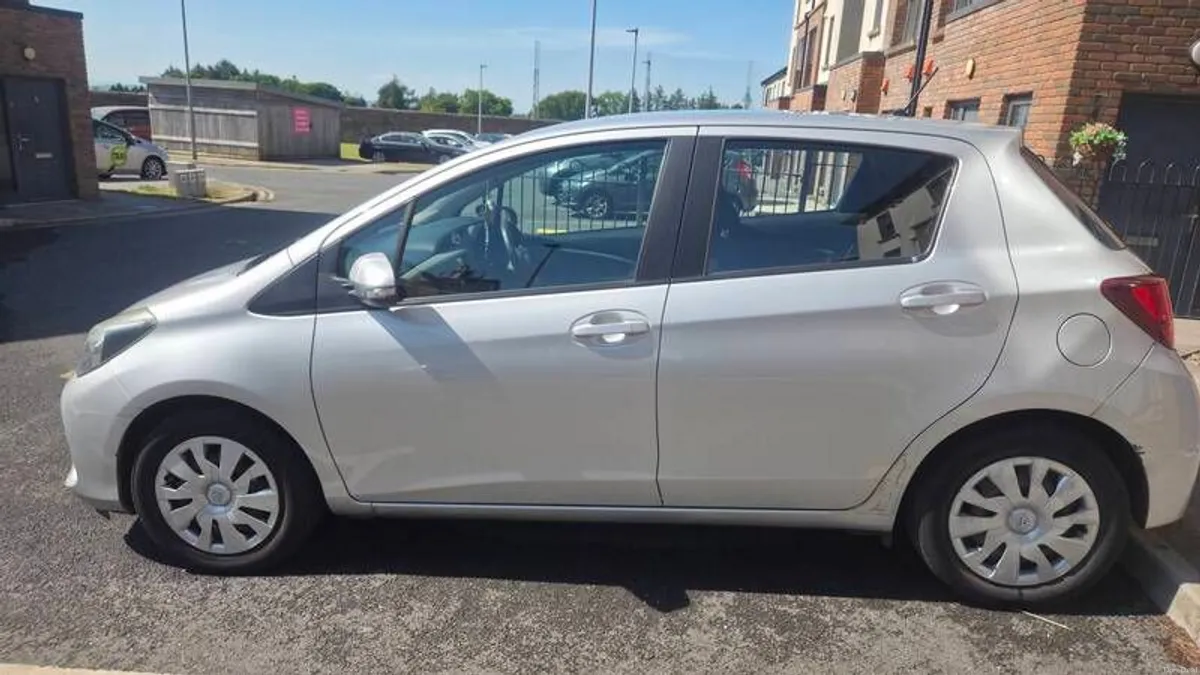 2015 Toyota Yaris - Image 4
