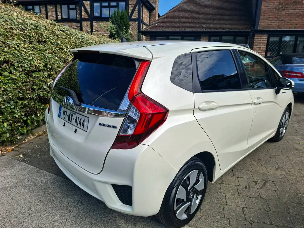HONDA FIT 1.5 PETROL HYBRID AUTOMATIC 2015 - Image 3