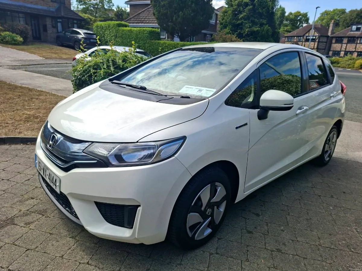 HONDA FIT 1.5 PETROL HYBRID AUTOMATIC 2015 - Image 6