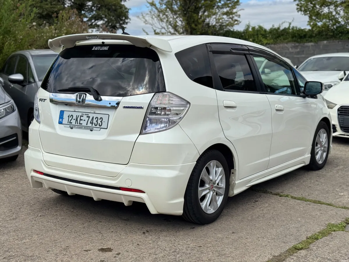 Honda Fit 1.3 Hyrbid 2012 41000KM Heated Seats - Image 4