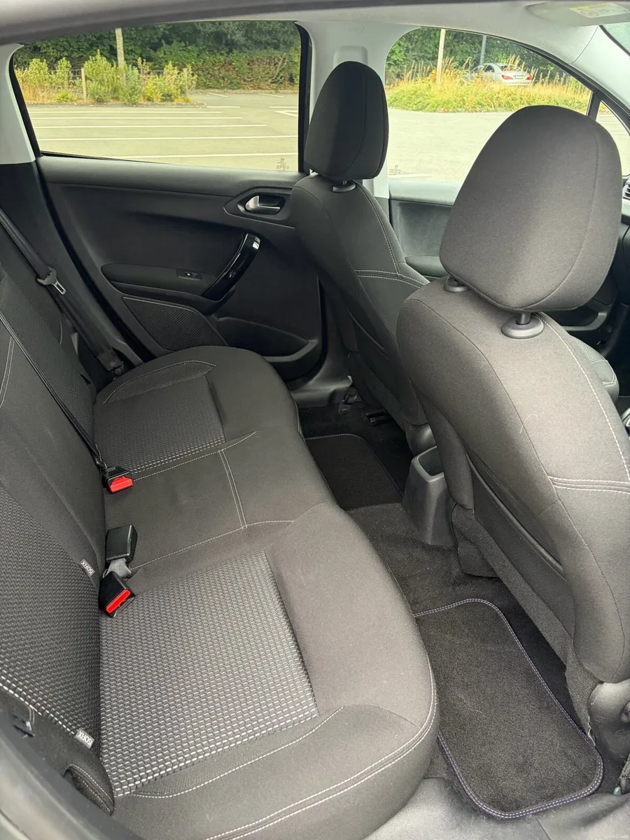 Peugeot 208 - Image 5