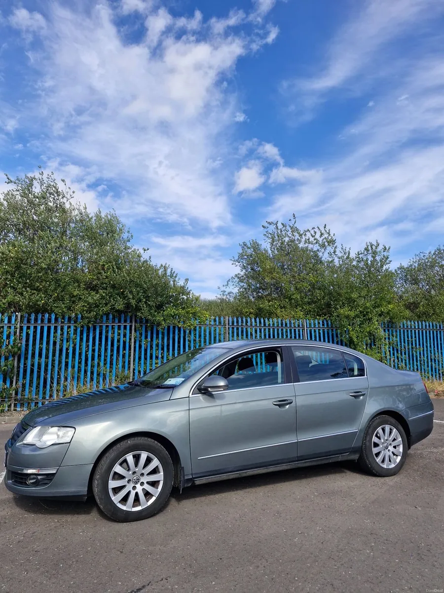 Volkswagen Passat 2009 - Image 3