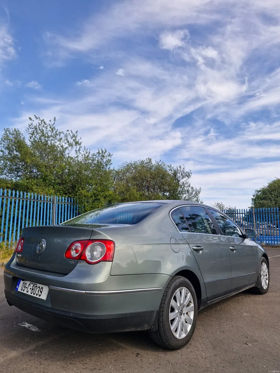 Volkswagen Passat 2009 - Image 5