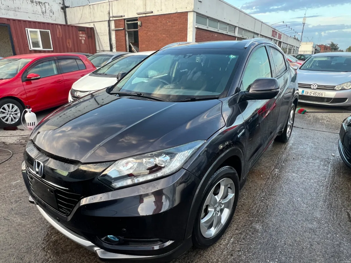 2015 HONDA VEZEL 1.5 HYBRID/ only 64k km/ warranty - Image 2